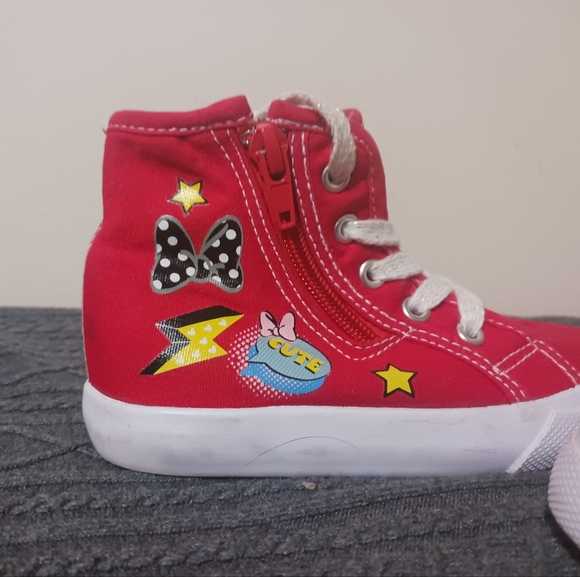 Minnie Mouse Hi-top Shoes - Picture 2 of 7